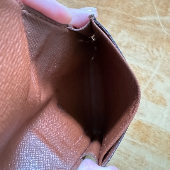 Louis Vuitton vintage monogram canvas card case - dog bites - Picture 5 of 7